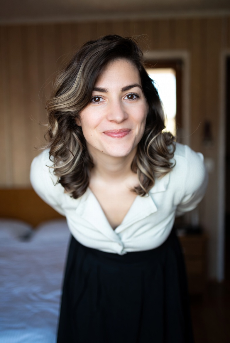 Astrid, 32